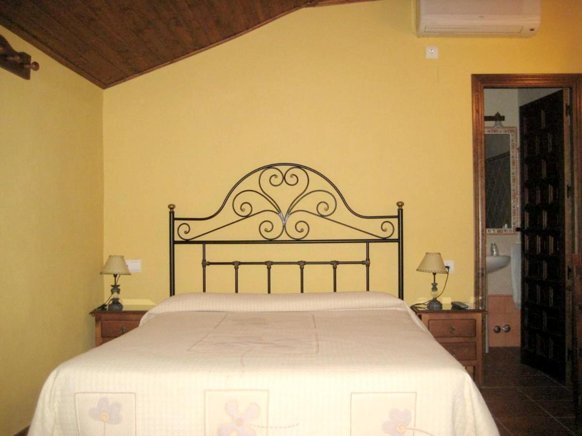 Charming House In Hornachuelos With Shared Pool エクステリア 写真