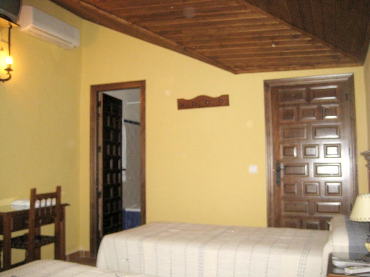 Charming House In Hornachuelos With Shared Pool エクステリア 写真